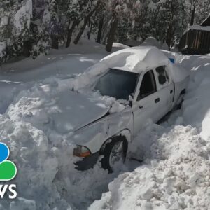 Avalanche blocks roads on California's Mount Baldy