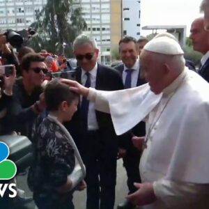 Pope Francis leaves hospital after treatment for bronchitis