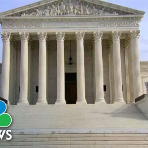 Supreme Court temporarily blocks ruling limiting access to abortion pill