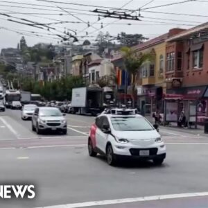 Driverless taxis in San Francisco cause traffic jams, chaos