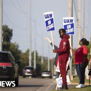 Thousands of additional auto workers join UAW strikes