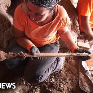 Video shows Ancient Roman-era swords discovered in Dead Sea cave