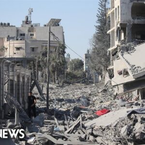 Palestinian doctor in Gaza describes the current situation amid bombings