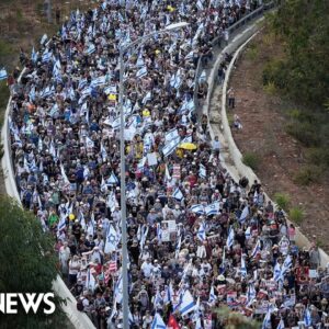 Thousands join families of hostages in march to Jerusalem