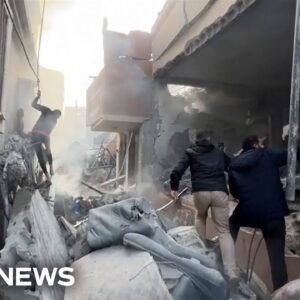 Body pulled from debris of Khan Younis building after truce expires