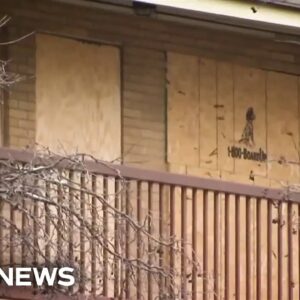 Chicago residents claim apartments were boarded up while they were inside